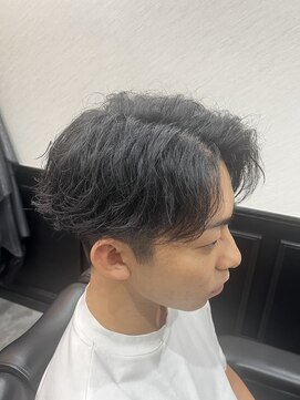 プラウド(PROUD) フェザーパーマ/2024年大流行スタイル/田町/メンズパーマ/床屋
