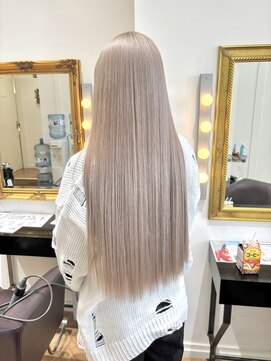 コワファースト  させぼ五番街店(COIFF1RST) ホワイトベージュ