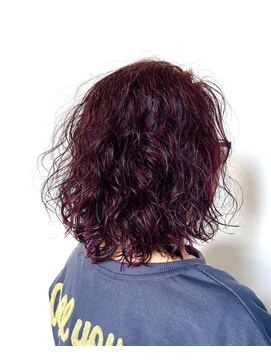 フォルビチーナ ドゥエ(FORBICINA DUE) 大人可愛いチェリーピンク