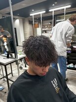 イーラ(era)&nbsp;スペインカールパーマ/メンズ/刈り上げ/眉毛/ツイスト