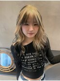 ホワイトブロンド　落ちるブラックデザインカラー