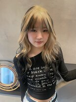 ジーナ(XENA) ホワイトブロンド　落ちるブラックデザインカラー