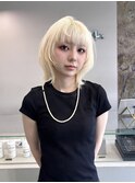《ホワイトブロンド×ウルフカット》