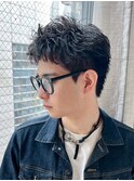 スパイキーショートツイストスパイラルパーマ短髪ツーブロック