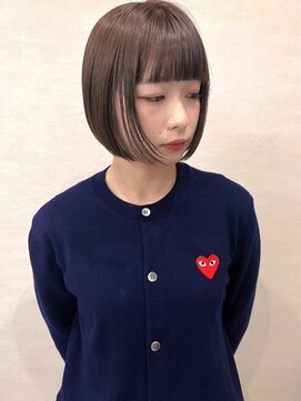 トナリ(tonari) ミルクティーアッシュ ミニボブ ぱっつん前髪【鹿児島中央駅】