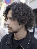 フィフス(fifth)&nbsp;原宿縦落ちツイストスパイラルパーマセンターパートウルフカット