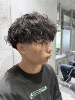 ハイプ(HYPE)&nbsp;フェザーパーマ/センターパート/シャドウパーマ/眉毛