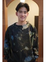 エディ(Edy)&nbsp;メンズセンターパートフェザーパーマ刈り上げ眉カット韓国ヘア