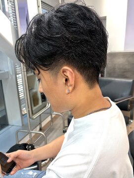 カシェル トウキョウ(Cashel Tokyo) 爽やかツーブロック【ナチュラルセンターパートショート】