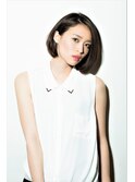 大人かわいい小顔アッシュカラーツヤ感ノーブル前下がりショート