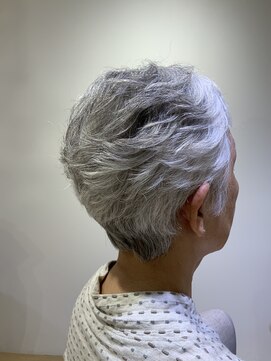 ユーネリー(U-NERY) ショートレイヤースタイル