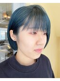 ぱつっと切りっぱなしボブ/くすみブルー