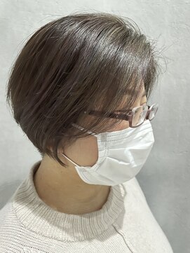 カームバイリコ 学芸大学(calm by liko) 【calm by liko owner 奏子】白髪ぼかしハイライトショート