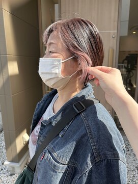 エム バイ ブローチェ(em by BROCHE) ペールピンク × イヤリングカラー【前下がりボブ】