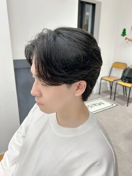 ネオリーブ クーロ メゾン 横浜(Neolive curro Maison) 韓国センターパートニュアンスカルマ風パーマ[メンズ]