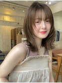 ミディアム　レイヤーカット　顔周りカット　似合わせ　内巻き
