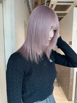 シア(XIA)&nbsp;ホワイトパール[ハイトーン，レイヤーカット，ウルフカット］