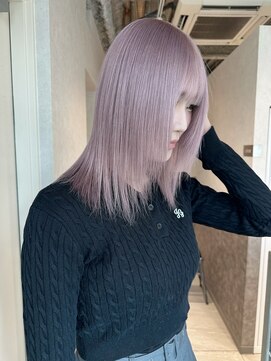 シア(XIA) ホワイトパール[ハイトーン，レイヤーカット，ウルフカット］