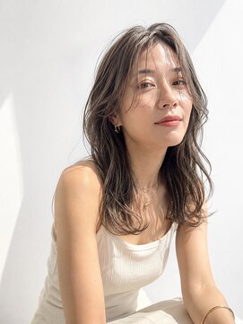 アッシュ 学芸大学店(Ash) ロング/大人女性/グレーアッシュ/白髪ぼかしハイライト/髪質改善