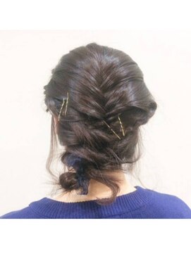 ヘアーサロン リノ(Hair salon LiNO) フィッシュボーン+金ピン