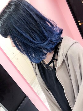 アマンドール(Aman D'or) ブルーバレイヤージュ×外ハネミディ