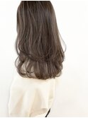 ブリーチありのミルクベージュ・ふわっと動くレイヤーカット
