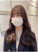 オトナ女子ツヤ髪アッシュカラーふんわりミディシースルーバング