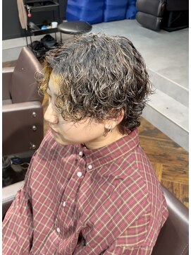 スキル(SKILL) 波巻きパーマ/センターパート