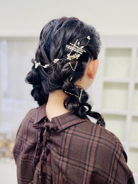 ティーズヘアイナガキイヴピアジェ ツインテール_編み下ろし_卒業式アレンジ