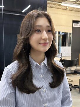 アリュウル 表参道 青山(Allure) 小顔に見えるくびれヘア　レイヤーカット　透明感カラー　KAKO