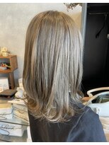 アチーブリス(achieve Liss)&nbsp;ハイトーンオリーブベージュ レイヤー毛先カールロング