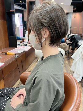 スリー(Th:ree) 大人可愛い20代30代40代丸みとくびれショート◎