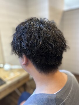 サン 都賀店(san) 刈り上げセンターパート/ブルーブラック/フェザーパーマ/都賀