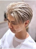 ホワイトシルバー　ツーブロック　オールバック　ショート