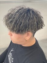 バース バイ ハピネス(BIRTH by happiness)&nbsp;奈良men's縦落ちツイストスパイラルパーマ　ホワイトメッシュ