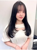 ダークグレージュ ロングヘア シースルーバング レイヤーカット