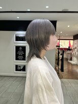 ビーハイブアヴェダ PARCO2店(BEHIVE AVEDA)&nbsp;シルバー×ウルフ【三橋由奈】