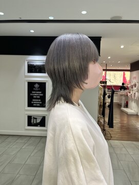 ビーハイブアヴェダ PARCO2店(BEHIVE AVEDA) シルバー×ウルフ【三橋由奈】