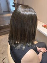 ソレカ(SORECA)&nbsp;赤みを抑えた、やわらかなオリーブグレージュ