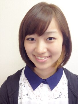 ナチュラ(Natur) インナーで遊ぶ。デザインイヤリングカラー×ゆるめ前下がりボブ