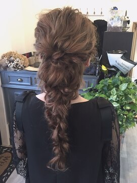 ヘアーメイクムーンリバー(hair make MOON RIVER) ラプンツェルヘア