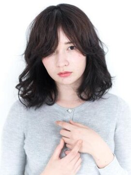 クアトロ グランシュ 川崎店(QUATRO × GranCieux) 【QUATRO】クラシカル×モードミディ