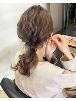 フィオーレ ヘアデザイン(FIORE hair design)&nbsp;ローポニーテール　結婚式　お呼ばれ　ヘアアレンジ