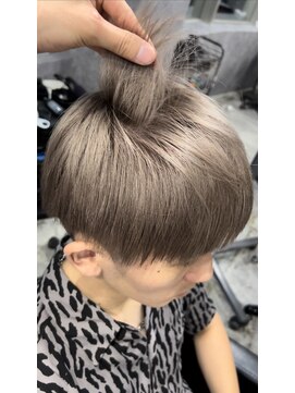 ゴールド 京都(GOALD) お客様スタイル ハイトーン ダブルカラー マッシュ ミルクティ