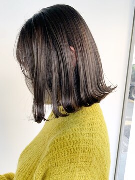 アイティーバイアルバム 藤沢店(IT by ALBUM) エアタッチ濃いめ_外ハネボブセクションカラー_ba397081