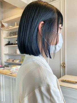 ヒース 姪浜(Heath) ショートボブ 切りっぱなしボブ アッシュカラー ワイドバング