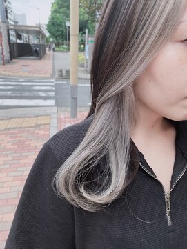 イルウィ(irwi) 【トレンド】ホワイトシルキーベージュインナーカラー