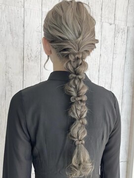 ラテ(latte) 編みおろしヘアアレンジ