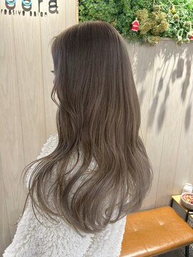 フリーラ 表参道(freera) シルバーグレージュ