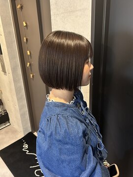 ブルーメ(Blume...) 切りっぱなしボブ/アッシュカラー/透明感のあるカラー